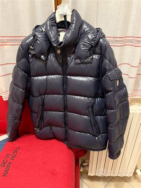 abbigliamento moncler uomo falso